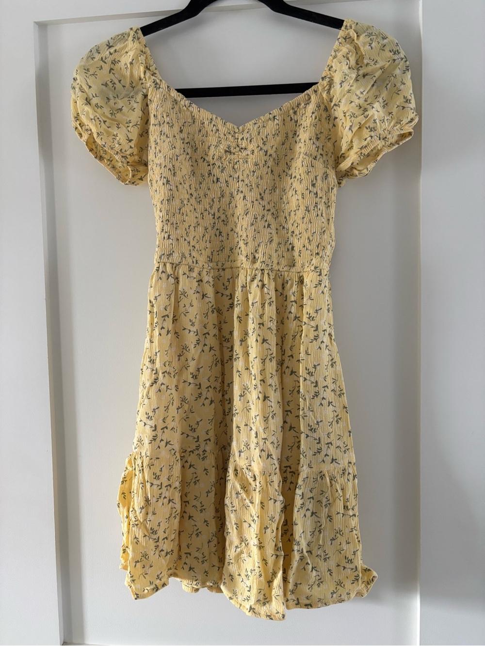 Hollister Pale Yellow Floral Smocked Puff-Sleeve Dress